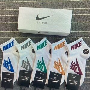 Nike Women's Multicolor Logo Ankle Socks